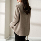 2026 Autumn And Winter New Hepburn Wind Coat Long Repair Slim Thin Doll Collar Small Hair Coat Woman